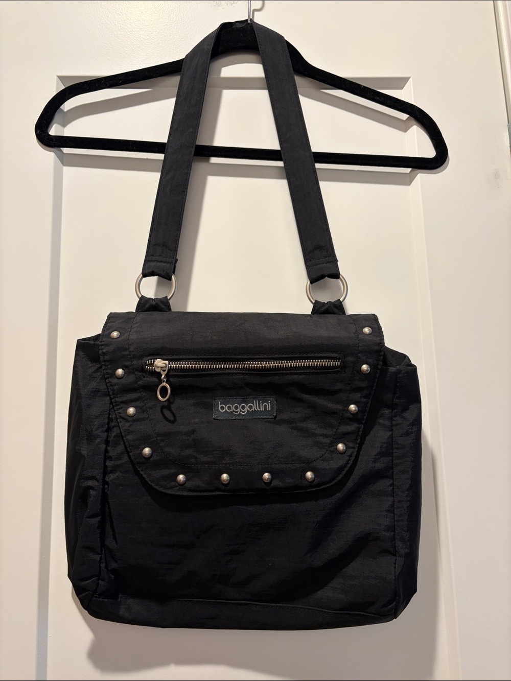 Baggallini cute little studded nylon bag with cc slots and multi zip pockets